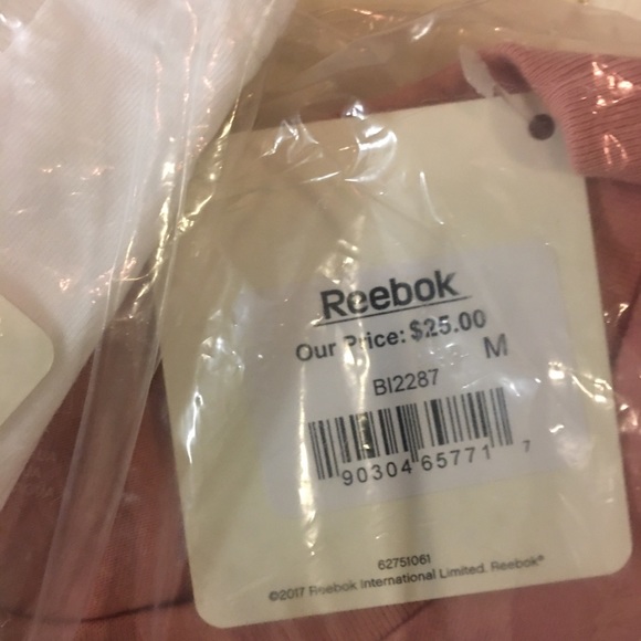 NWT Reebok t-shirt bundle size medium - Picture 4 of 5